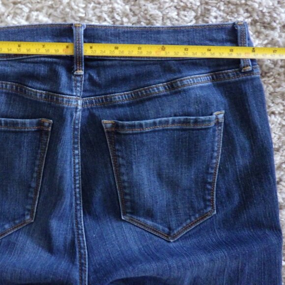 Old Navy Jeans Womens Blue Denim Curvy Straight Leg Mid Rise Pant Size 8 Western - Picture 4 of 9